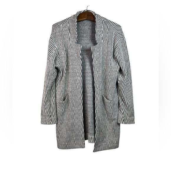 Express Women’s White Black Striped Long Thick Open Cardigan Sweater Size S - Picture 1 of 11